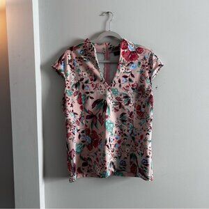 Pink Floral V-Neck Cap Sleeve Structured Blouse Back Cut-Out Detail Women’s Sz L